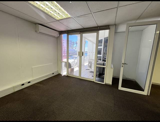 977M² OFFICE TO LET IN MOUILLE POINT